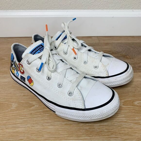 Converse Chuck Taylor Kids Boy All Star Logo White Canvas Low Top Sneakers - Picture 1 of 14